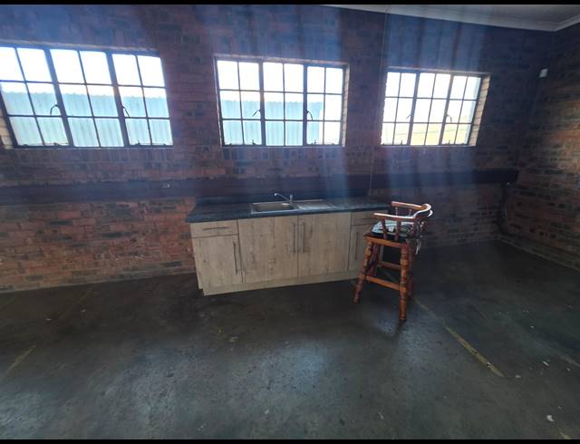 270M² WAREHOUSE TO LET IN ALRODE